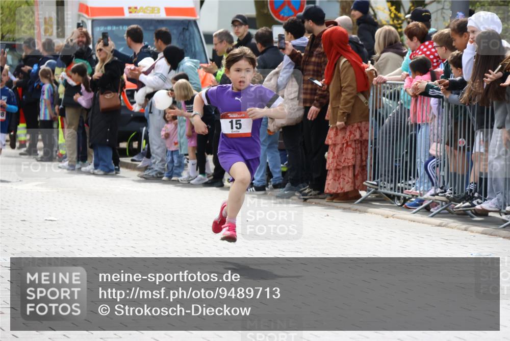 12.04.2026 - 45. Internationalen Wilhelmsburger Insellauf Strokosch-Dieckow http://msf.ph/oto/9489713 12.04.2026 14:07:59 Ziel 15, 1508 meine-sportfotos.de
