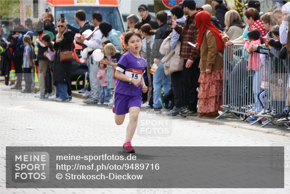 12.04.2026 - 45. Internationalen Wilhelmsburger Insellauf Strokosch-Dieckow http://msf.ph/oto/9489716 12.04.2026 14:07:59 Ziel 15, 1508 meine-sportfotos.de