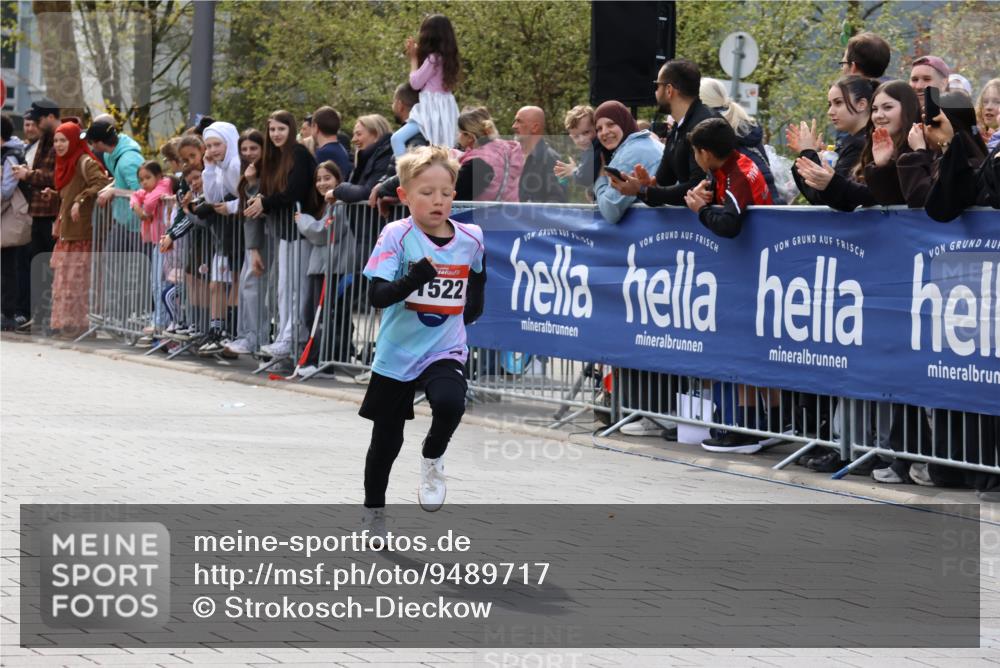 12.04.2026 - 45. Internationalen Wilhelmsburger Insellauf Strokosch-Dieckow http://msf.ph/oto/9489717 12.04.2026 14:07:48 Ziel 1522 meine-sportfotos.de