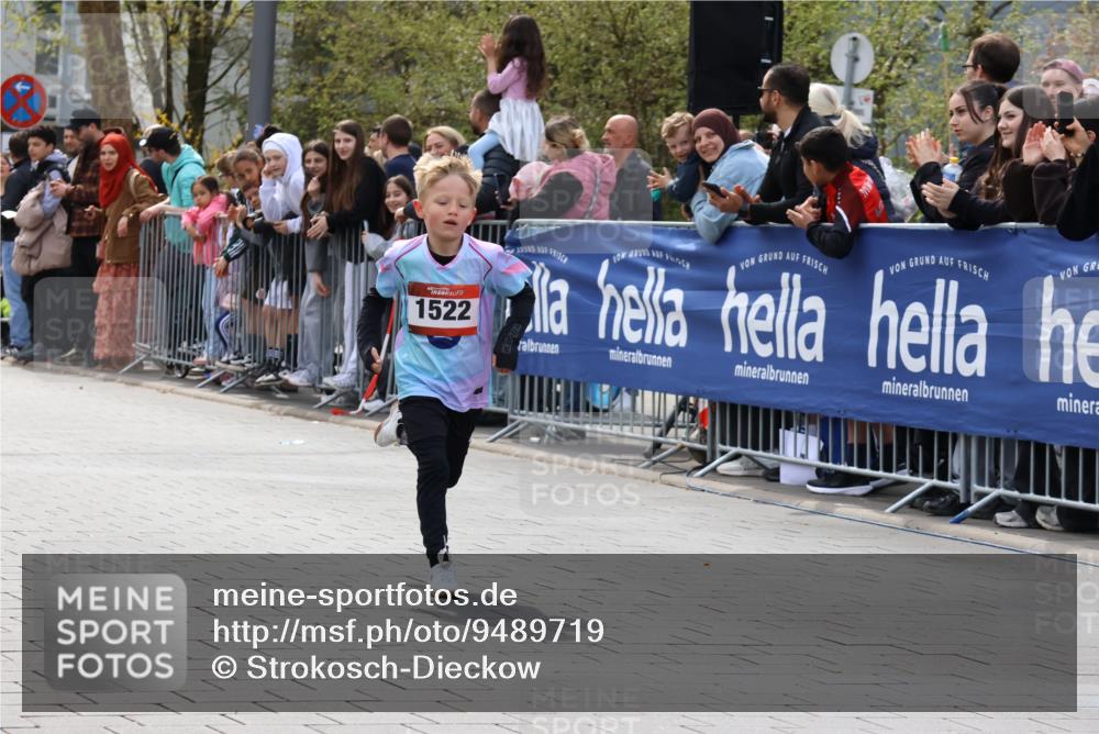 12.04.2026 - 45. Internationalen Wilhelmsburger Insellauf Strokosch-Dieckow http://msf.ph/oto/9489719 12.04.2026 14:07:48 Ziel 1522 meine-sportfotos.de