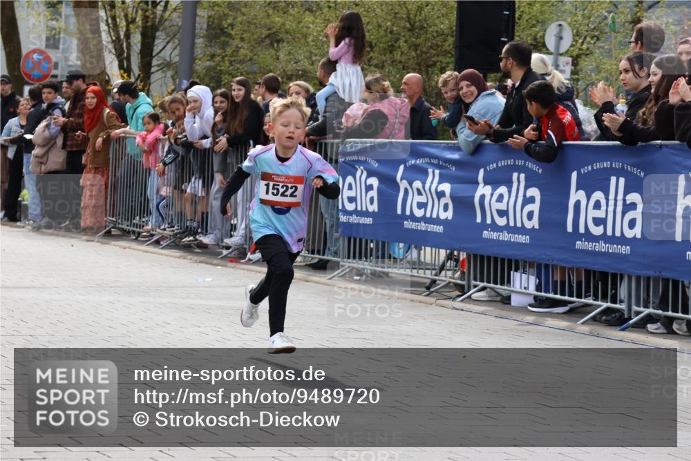 12.04.2026 - 45. Internationalen Wilhelmsburger Insellauf Strokosch-Dieckow http://msf.ph/oto/9489720 12.04.2026 14:07:48 Ziel 1522 meine-sportfotos.de
