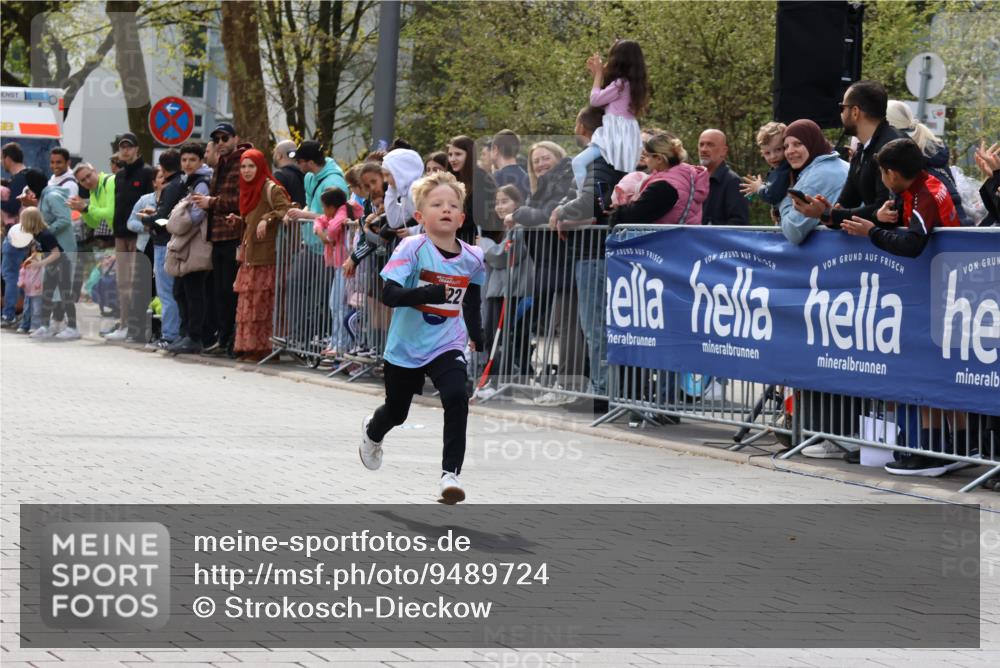 12.04.2026 - 45. Internationalen Wilhelmsburger Insellauf Strokosch-Dieckow http://msf.ph/oto/9489724 12.04.2026 14:07:47 Ziel 1522 meine-sportfotos.de