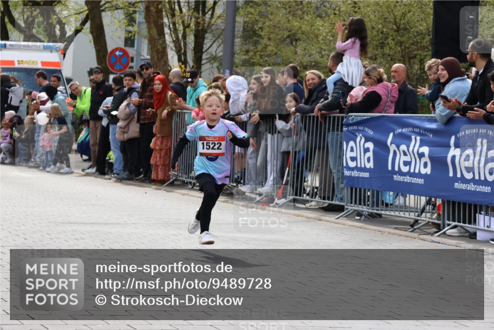 12.04.2026 - 45. Internationalen Wilhelmsburger Insellauf Strokosch-Dieckow http://msf.ph/oto/9489728 12.04.2026 14:07:47 Ziel 1522 meine-sportfotos.de
