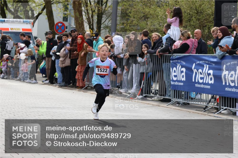 12.04.2026 - 45. Internationalen Wilhelmsburger Insellauf Strokosch-Dieckow http://msf.ph/oto/9489729 12.04.2026 14:07:47 Ziel 1522 meine-sportfotos.de