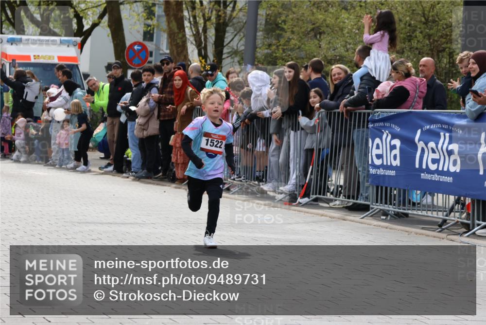 12.04.2026 - 45. Internationalen Wilhelmsburger Insellauf Strokosch-Dieckow http://msf.ph/oto/9489731 12.04.2026 14:07:47 Ziel 1522 meine-sportfotos.de