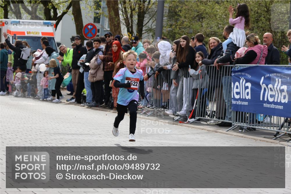 12.04.2026 - 45. Internationalen Wilhelmsburger Insellauf Strokosch-Dieckow http://msf.ph/oto/9489732 12.04.2026 14:07:47 Ziel 1522 meine-sportfotos.de