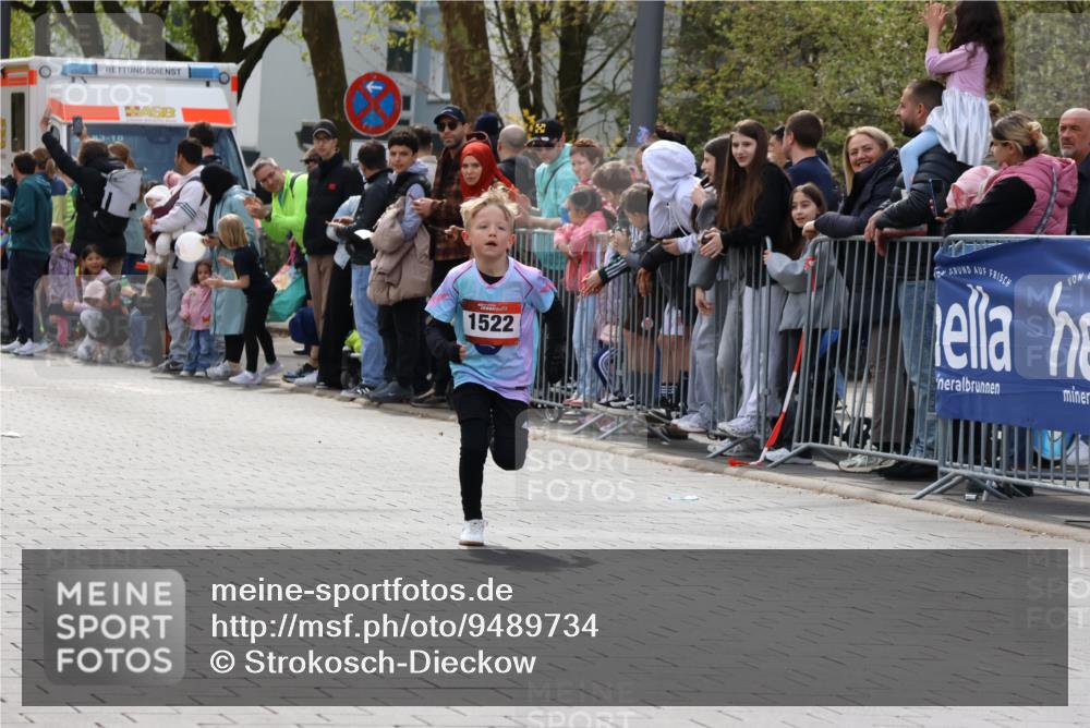 12.04.2026 - 45. Internationalen Wilhelmsburger Insellauf Strokosch-Dieckow http://msf.ph/oto/9489734 12.04.2026 14:07:47 Ziel 1522 meine-sportfotos.de