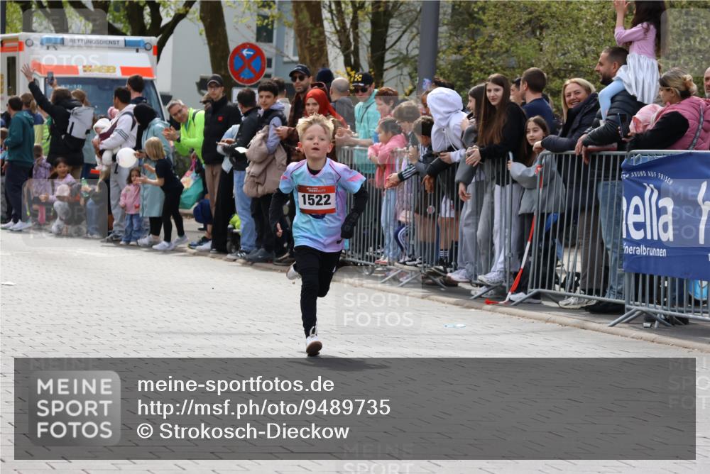 12.04.2026 - 45. Internationalen Wilhelmsburger Insellauf Strokosch-Dieckow http://msf.ph/oto/9489735 12.04.2026 14:07:47 Ziel 1522 meine-sportfotos.de