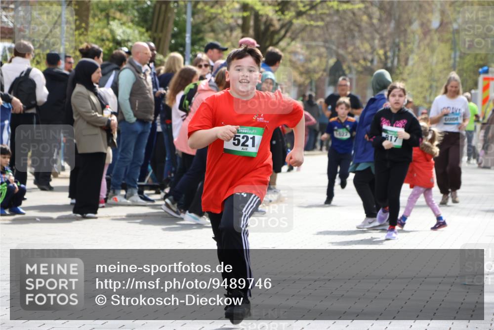 12.04.2026 - 45. Internationalen Wilhelmsburger Insellauf Strokosch-Dieckow http://msf.ph/oto/9489746 12.04.2026 14:36:13 Ziel 820, 328, 1025, 360, 325, 125, 827, 1024, 517, 521 meine-sportfotos.de