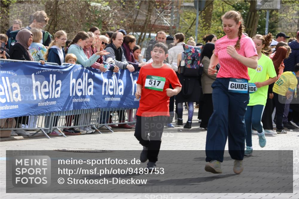 12.04.2026 - 45. Internationalen Wilhelmsburger Insellauf Strokosch-Dieckow http://msf.ph/oto/9489753 12.04.2026 14:36:11 Ziel 820, 328, 1025, 360, 325, 125, 827, 1024, 517, 521 meine-sportfotos.de