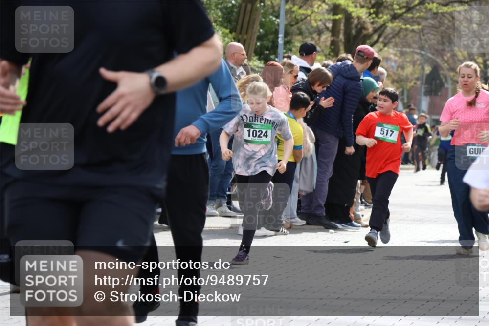 12.04.2026 - 45. Internationalen Wilhelmsburger Insellauf Strokosch-Dieckow http://msf.ph/oto/9489757 12.04.2026 14:36:08 Ziel 93, 148, 1710, 863, 820, 328, 1025, 360, 325, 125, 827, 1024 meine-sportfotos.de