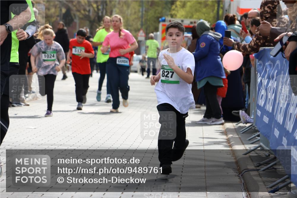 12.04.2026 - 45. Internationalen Wilhelmsburger Insellauf Strokosch-Dieckow http://msf.ph/oto/9489761 12.04.2026 14:36:06 Ziel 93, 148, 1710, 863, 820, 328, 1025, 360, 325, 125, 827 meine-sportfotos.de