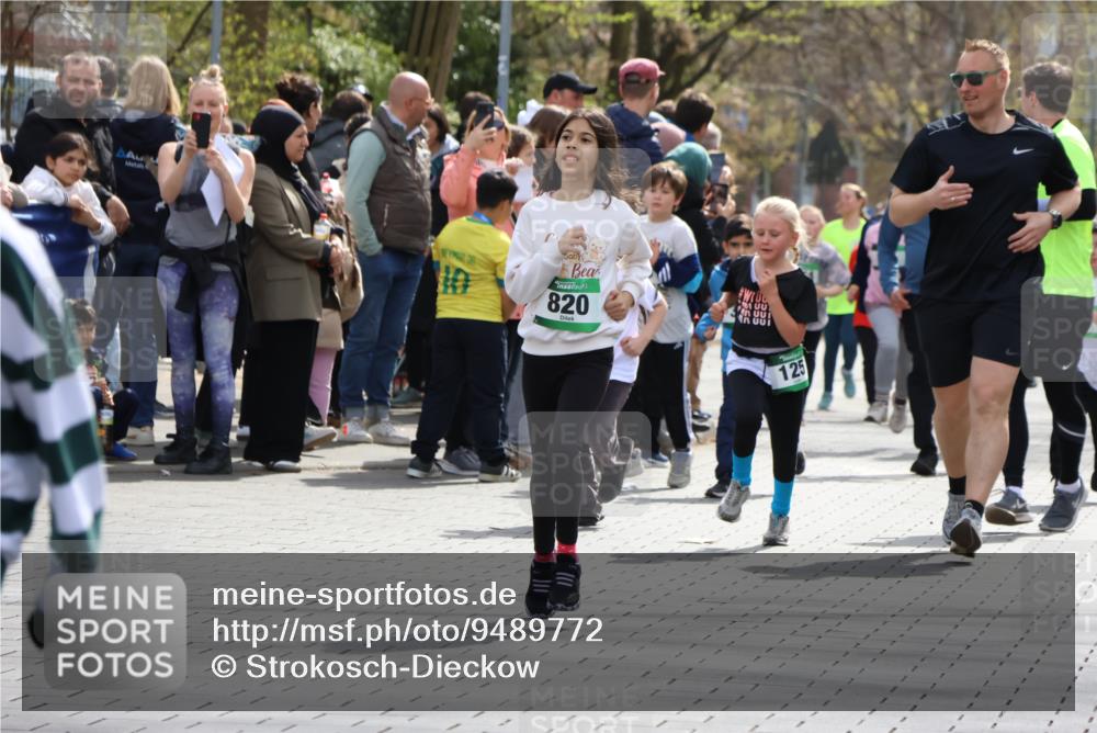 12.04.2026 - 45. Internationalen Wilhelmsburger Insellauf Strokosch-Dieckow http://msf.ph/oto/9489772 12.04.2026 14:36:03 Ziel 847, 641, 1056, 411, 93, 148, 1710, 863, 820, 328, 1025, 360, 325 meine-sportfotos.de