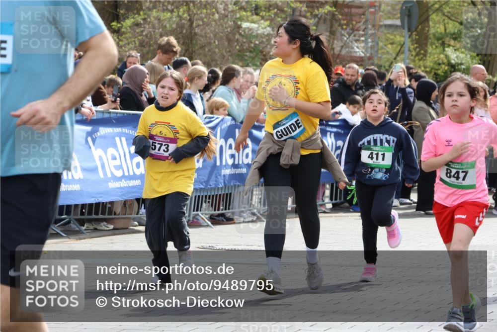 12.04.2026 - 45. Internationalen Wilhelmsburger Insellauf Strokosch-Dieckow http://msf.ph/oto/9489795 12.04.2026 14:35:54 Ziel 1069, 583, 628, 557, 585, 79, 76, 344, 90, 1732, 847, 641, 1056, 411 meine-sportfotos.de