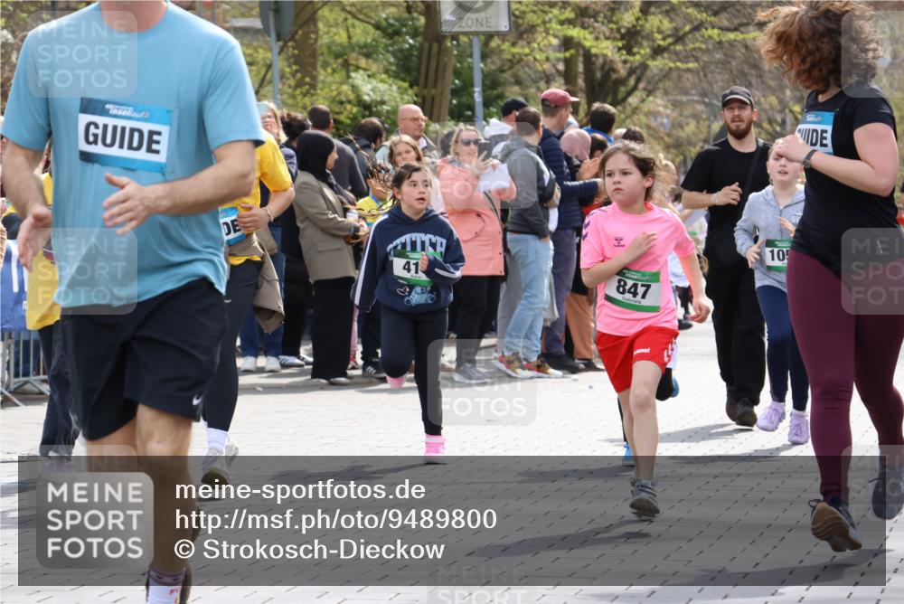 12.04.2026 - 45. Internationalen Wilhelmsburger Insellauf Strokosch-Dieckow http://msf.ph/oto/9489800 12.04.2026 14:35:53 Ziel 1069, 583, 628, 557, 585, 79, 76, 344, 90, 1732, 847, 641, 1056, 411 meine-sportfotos.de
