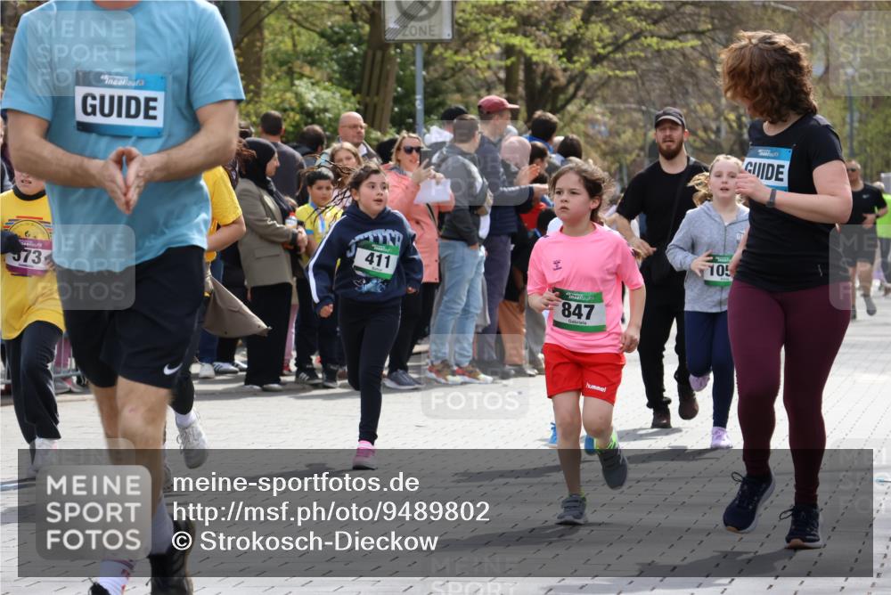 12.04.2026 - 45. Internationalen Wilhelmsburger Insellauf Strokosch-Dieckow http://msf.ph/oto/9489802 12.04.2026 14:35:53 Ziel 1069, 583, 628, 557, 585, 79, 76, 344, 90, 1732, 847, 641, 1056, 411 meine-sportfotos.de