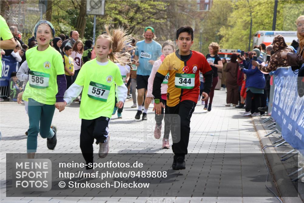 12.04.2026 - 45. Internationalen Wilhelmsburger Insellauf Strokosch-Dieckow http://msf.ph/oto/9489808 12.04.2026 14:35:49 Ziel 13, 850, 481, 81, 1069, 583, 628, 557, 585, 79, 76, 344, 90, 1732 meine-sportfotos.de