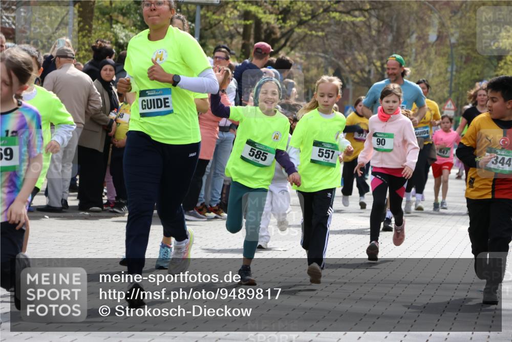 12.04.2026 - 45. Internationalen Wilhelmsburger Insellauf Strokosch-Dieckow http://msf.ph/oto/9489817 12.04.2026 14:35:46 Ziel 77, 549, 1729, 606, 13, 850, 481, 81, 1069, 583, 628, 557, 585 meine-sportfotos.de