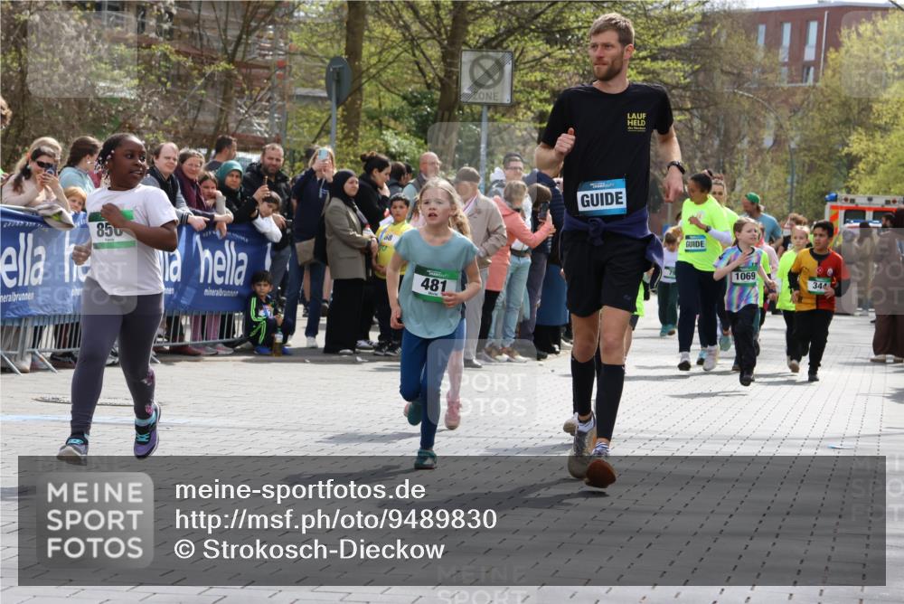12.04.2026 - 45. Internationalen Wilhelmsburger Insellauf Strokosch-Dieckow http://msf.ph/oto/9489830 12.04.2026 14:35:42 Ziel 425, 813, 674, 1724, 118, 322, 525, 77, 549, 1729, 606, 13, 850, 481, 81 meine-sportfotos.de
