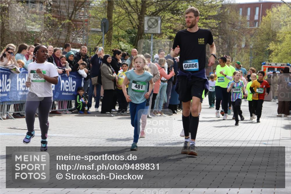 12.04.2026 - 45. Internationalen Wilhelmsburger Insellauf Strokosch-Dieckow http://msf.ph/oto/9489831 12.04.2026 14:35:42 Ziel 425, 813, 674, 1724, 118, 322, 525, 77, 549, 1729, 606, 13, 850, 481, 81 meine-sportfotos.de