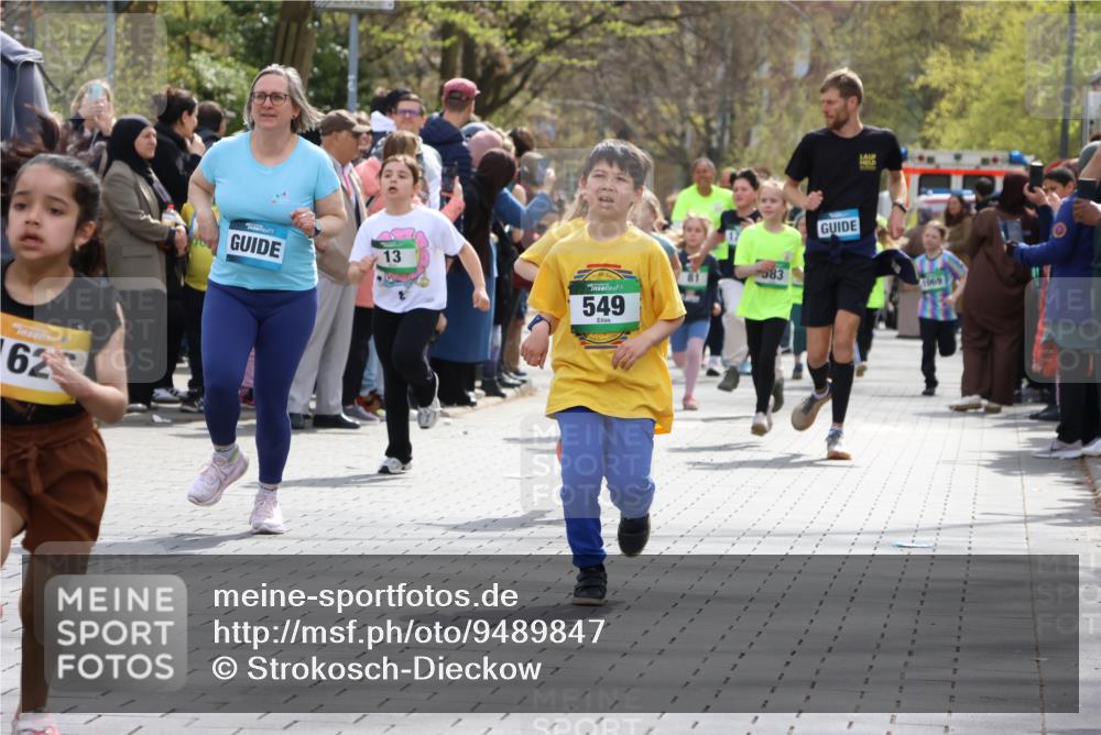 12.04.2026 - 45. Internationalen Wilhelmsburger Insellauf Strokosch-Dieckow http://msf.ph/oto/9489847 12.04.2026 14:35:38 Ziel 851, 515, 432, 513, 442, 603, 364, 425, 813, 674, 1724, 118, 322, 525, 77, 549, 1729, 606, 13 meine-sportfotos.de