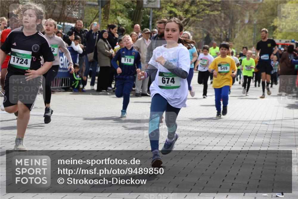 12.04.2026 - 45. Internationalen Wilhelmsburger Insellauf Strokosch-Dieckow http://msf.ph/oto/9489850 12.04.2026 14:35:36 Ziel 514, 594, 680, 851, 515, 432, 513, 442, 603, 364, 425, 813, 674, 1724, 118, 322, 525, 77, 549, 1729, 606 meine-sportfotos.de