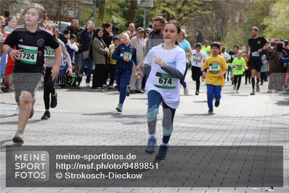12.04.2026 - 45. Internationalen Wilhelmsburger Insellauf Strokosch-Dieckow http://msf.ph/oto/9489851 12.04.2026 14:35:36 Ziel 514, 594, 680, 851, 515, 432, 513, 442, 603, 364, 425, 813, 674, 1724, 118, 322, 525, 77, 549, 1729, 606 meine-sportfotos.de