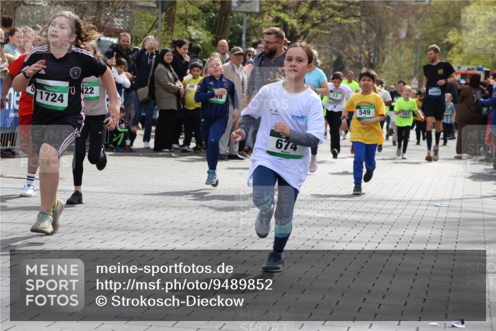 12.04.2026 - 45. Internationalen Wilhelmsburger Insellauf Strokosch-Dieckow http://msf.ph/oto/9489852 12.04.2026 14:35:36 Ziel 514, 594, 680, 851, 515, 432, 513, 442, 603, 364, 425, 813, 674, 1724, 118, 322, 525, 77, 549, 1729, 606 meine-sportfotos.de
