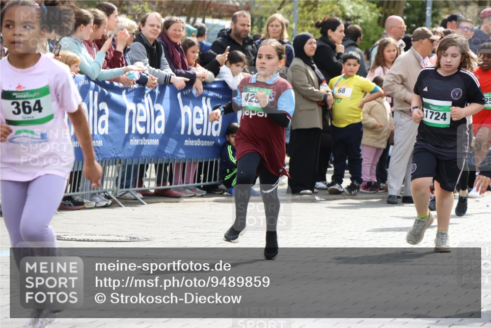 12.04.2026 - 45. Internationalen Wilhelmsburger Insellauf Strokosch-Dieckow http://msf.ph/oto/9489859 12.04.2026 14:35:34 Ziel 334, 514, 594, 680, 851, 515, 432, 513, 442, 603, 364, 425, 813, 674, 1724, 118, 322, 525 meine-sportfotos.de