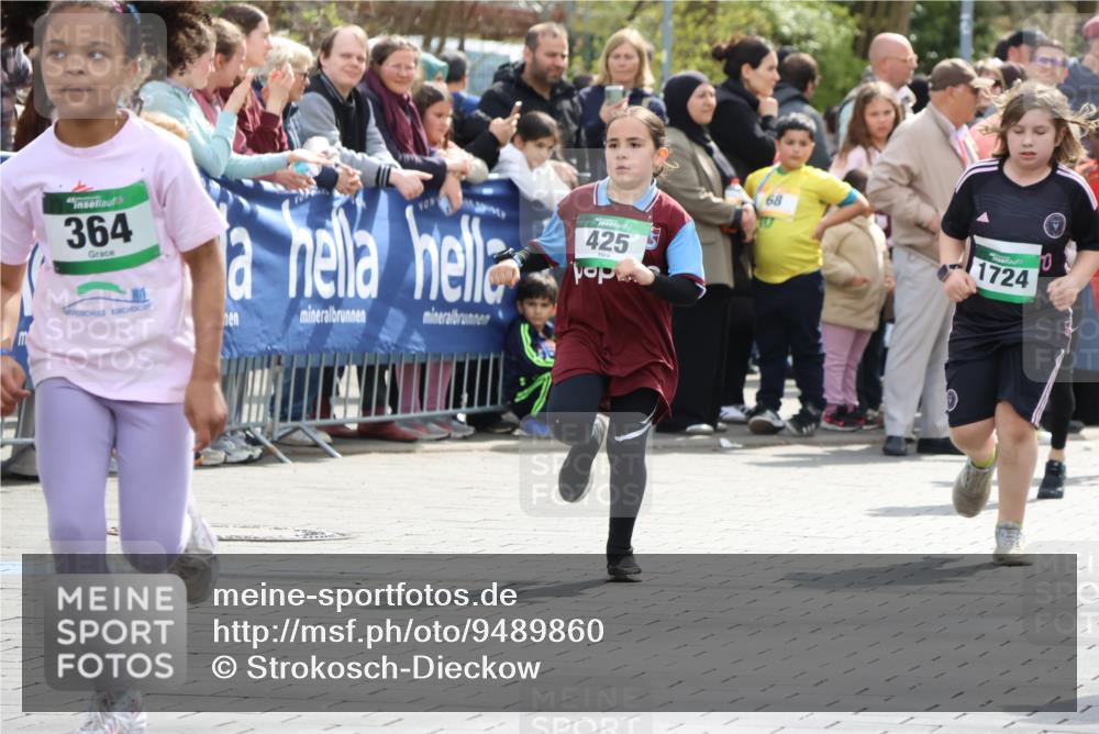 12.04.2026 - 45. Internationalen Wilhelmsburger Insellauf Strokosch-Dieckow http://msf.ph/oto/9489860 12.04.2026 14:35:34 Ziel 334, 514, 594, 680, 851, 515, 432, 513, 442, 603, 364, 425, 813, 674, 1724, 118, 322, 525 meine-sportfotos.de
