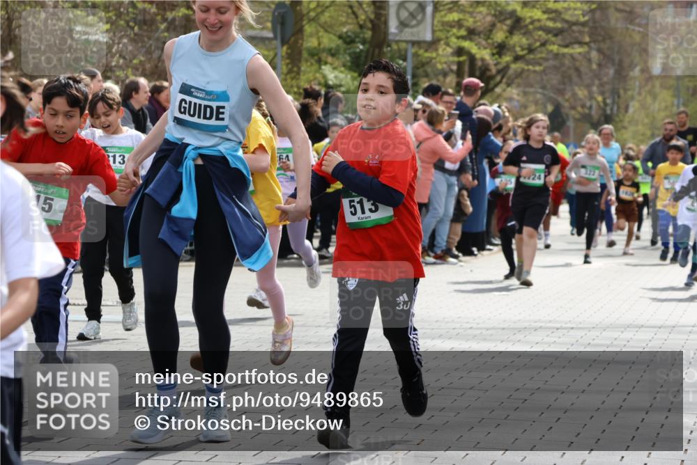 12.04.2026 - 45. Internationalen Wilhelmsburger Insellauf Strokosch-Dieckow http://msf.ph/oto/9489865 12.04.2026 14:35:32 Ziel 474, 484, 137, 582, 334, 514, 594, 680, 851, 515, 432, 513, 442, 603, 364, 425, 813, 674, 1724, 118, 322, 525 meine-sportfotos.de
