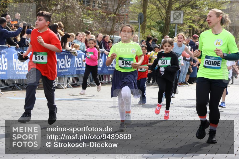 12.04.2026 - 45. Internationalen Wilhelmsburger Insellauf Strokosch-Dieckow http://msf.ph/oto/9489869 12.04.2026 14:35:29 Ziel 1717, 312, 340, 848, 1728, 474, 484, 137, 582, 334, 514, 594, 680, 851, 515, 432, 513, 442, 603, 364 meine-sportfotos.de
