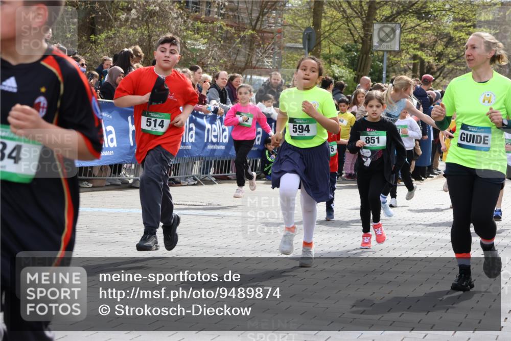 12.04.2026 - 45. Internationalen Wilhelmsburger Insellauf Strokosch-Dieckow http://msf.ph/oto/9489874 12.04.2026 14:35:29 Ziel 1717, 312, 340, 848, 1728, 474, 484, 137, 582, 334, 514, 594, 680, 851, 515, 432, 513, 442, 603, 364 meine-sportfotos.de