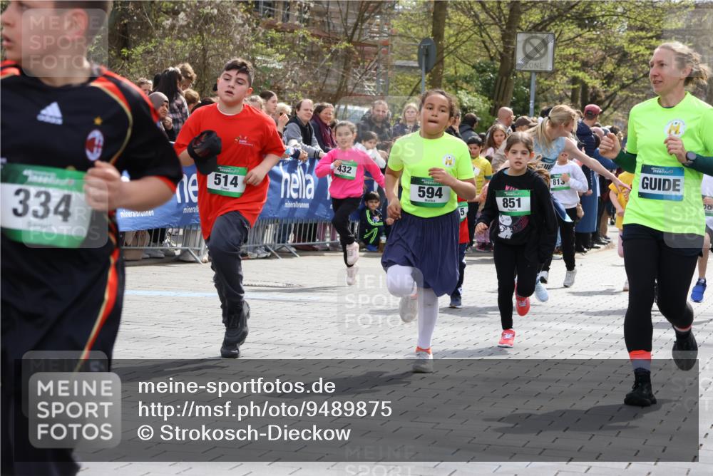 12.04.2026 - 45. Internationalen Wilhelmsburger Insellauf Strokosch-Dieckow http://msf.ph/oto/9489875 12.04.2026 14:35:29 Ziel 1717, 312, 340, 848, 1728, 474, 484, 137, 582, 334, 514, 594, 680, 851, 515, 432, 513, 442, 603, 364 meine-sportfotos.de