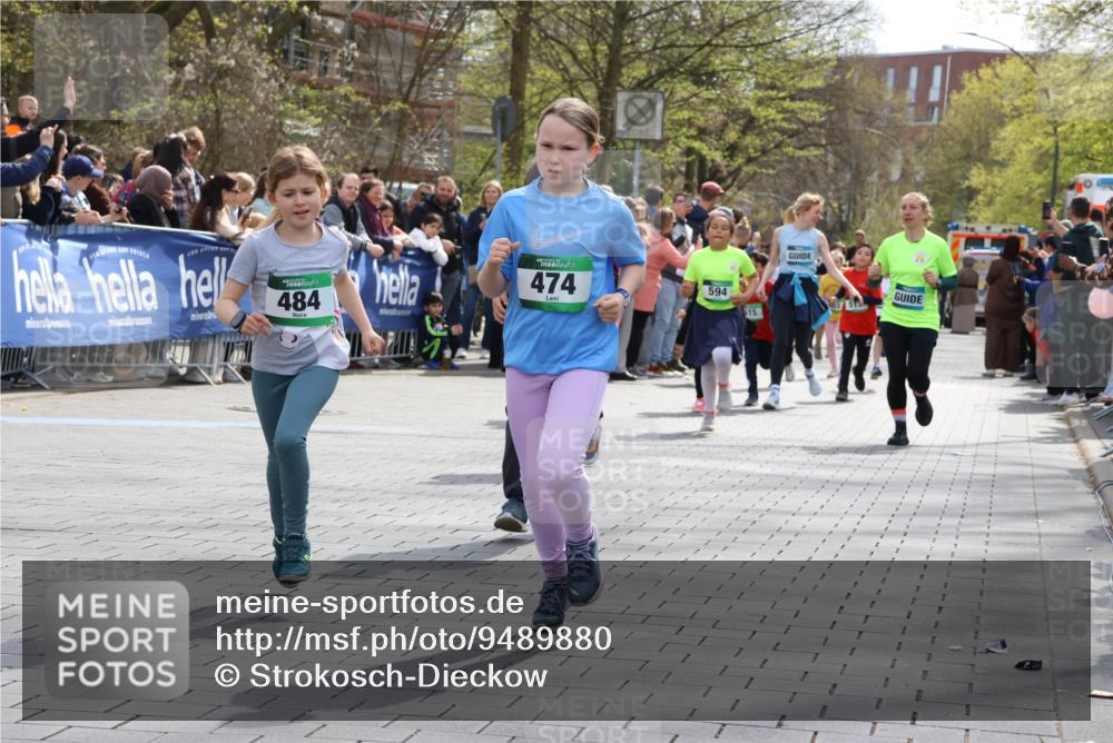 12.04.2026 - 45. Internationalen Wilhelmsburger Insellauf Strokosch-Dieckow http://msf.ph/oto/9489880 12.04.2026 14:35:26 Ziel 1017, 1717, 312, 340, 848, 1728, 474, 484, 137, 582, 334, 514, 594, 680, 851 meine-sportfotos.de