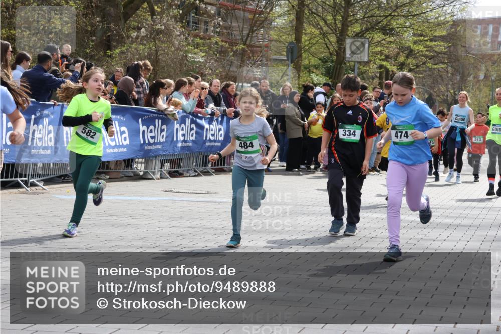 12.04.2026 - 45. Internationalen Wilhelmsburger Insellauf Strokosch-Dieckow http://msf.ph/oto/9489888 12.04.2026 14:35:25 Ziel 366, 574, 1017, 1717, 312, 340, 848, 1728, 474, 484, 137, 582, 334, 514, 594, 680 meine-sportfotos.de