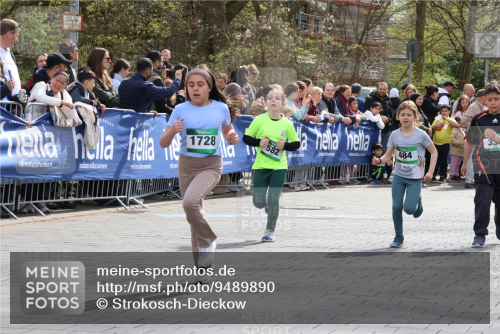 12.04.2026 - 45. Internationalen Wilhelmsburger Insellauf Strokosch-Dieckow http://msf.ph/oto/9489890 12.04.2026 14:35:25 Ziel 366, 574, 1017, 1717, 312, 340, 848, 1728, 474, 484, 137, 582, 334, 514, 594, 680 meine-sportfotos.de