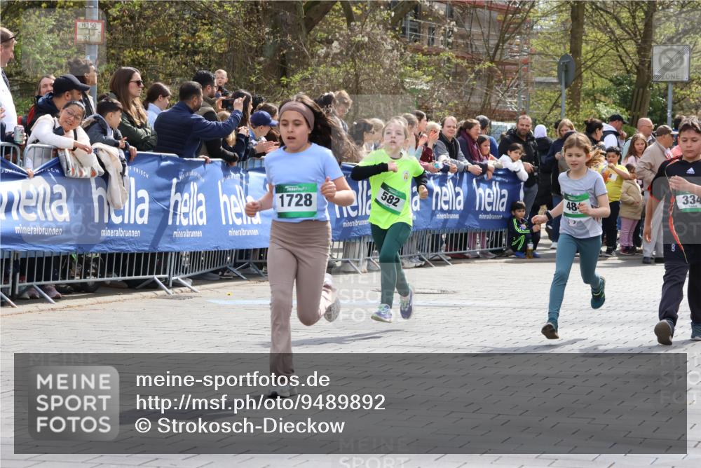 12.04.2026 - 45. Internationalen Wilhelmsburger Insellauf Strokosch-Dieckow http://msf.ph/oto/9489892 12.04.2026 14:35:25 Ziel 366, 574, 1017, 1717, 312, 340, 848, 1728, 474, 484, 137, 582, 334, 514, 594, 680 meine-sportfotos.de