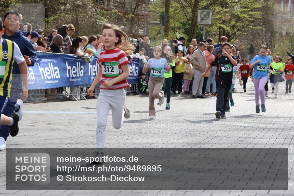 12.04.2026 - 45. Internationalen Wilhelmsburger Insellauf Strokosch-Dieckow http://msf.ph/oto/9489895 12.04.2026 14:35:23 Ziel 419, 80, 366, 574, 1017, 1717, 312, 340, 848, 1728, 474, 484, 137, 582, 334 meine-sportfotos.de
