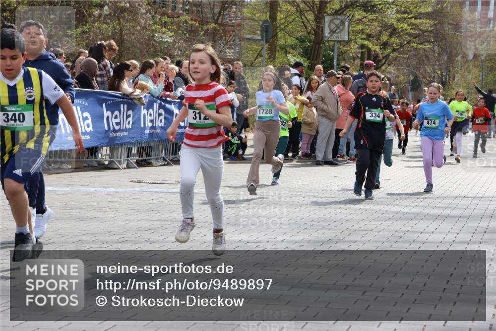 12.04.2026 - 45. Internationalen Wilhelmsburger Insellauf Strokosch-Dieckow http://msf.ph/oto/9489897 12.04.2026 14:35:23 Ziel 419, 80, 366, 574, 1017, 1717, 312, 340, 848, 1728, 474, 484, 137, 582, 334 meine-sportfotos.de