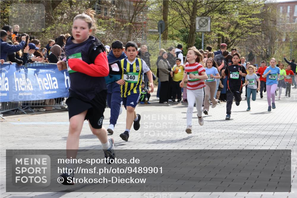 12.04.2026 - 45. Internationalen Wilhelmsburger Insellauf Strokosch-Dieckow http://msf.ph/oto/9489901 12.04.2026 14:35:22 Ziel 419, 80, 366, 574, 1017, 1717, 312, 340, 848, 1728, 474, 484, 137, 582 meine-sportfotos.de