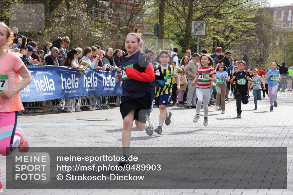 12.04.2026 - 45. Internationalen Wilhelmsburger Insellauf Strokosch-Dieckow http://msf.ph/oto/9489903 12.04.2026 14:35:21 Ziel 1009, 419, 80, 366, 574, 1017, 1717, 312, 340, 848, 1728, 474, 484, 137, 582 meine-sportfotos.de