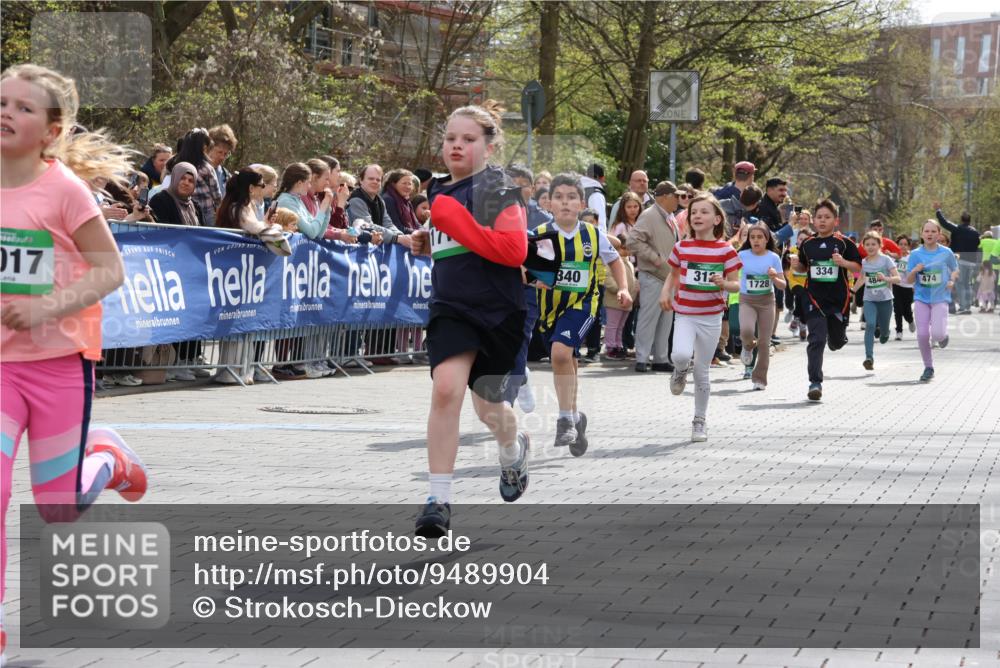 12.04.2026 - 45. Internationalen Wilhelmsburger Insellauf Strokosch-Dieckow http://msf.ph/oto/9489904 12.04.2026 14:35:21 Ziel 1009, 419, 80, 366, 574, 1017, 1717, 312, 340, 848, 1728, 474, 484, 137, 582 meine-sportfotos.de