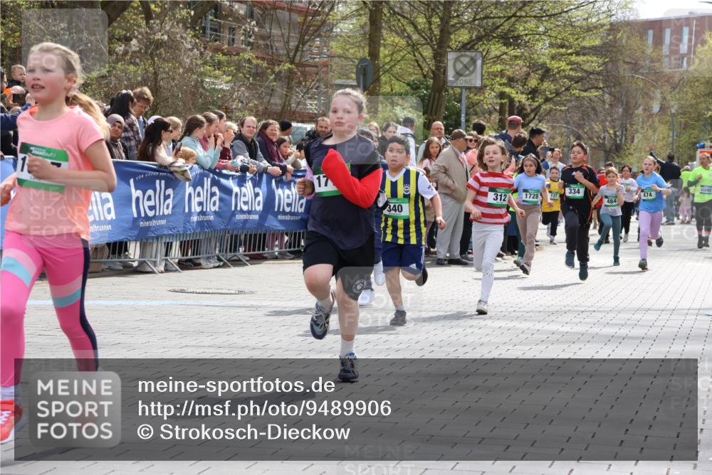 12.04.2026 - 45. Internationalen Wilhelmsburger Insellauf Strokosch-Dieckow http://msf.ph/oto/9489906 12.04.2026 14:35:21 Ziel 1009, 419, 80, 366, 574, 1017, 1717, 312, 340, 848, 1728, 474, 484, 137, 582 meine-sportfotos.de
