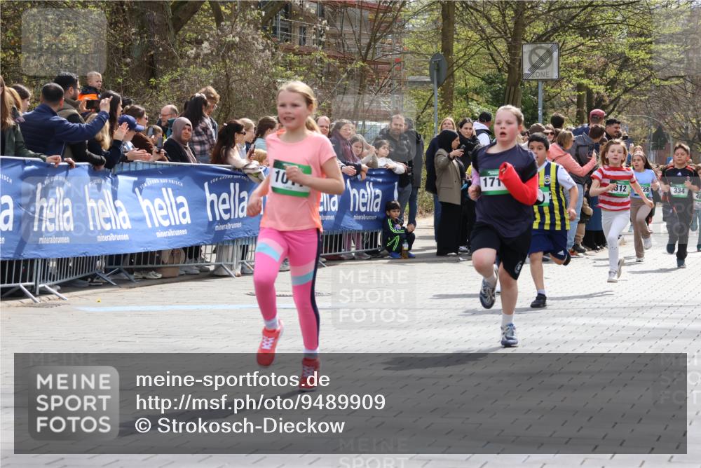 12.04.2026 - 45. Internationalen Wilhelmsburger Insellauf Strokosch-Dieckow http://msf.ph/oto/9489909 12.04.2026 14:35:20 Ziel 873, 142, 522, 1009, 419, 80, 366, 574, 1017, 1717, 312, 340, 848, 1728, 474 meine-sportfotos.de