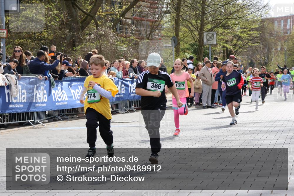 12.04.2026 - 45. Internationalen Wilhelmsburger Insellauf Strokosch-Dieckow http://msf.ph/oto/9489912 12.04.2026 14:35:19 Ziel 1703, 156, 659, 873, 142, 522, 1009, 419, 80, 366, 574, 1017, 1717, 312, 340, 848, 1728 meine-sportfotos.de