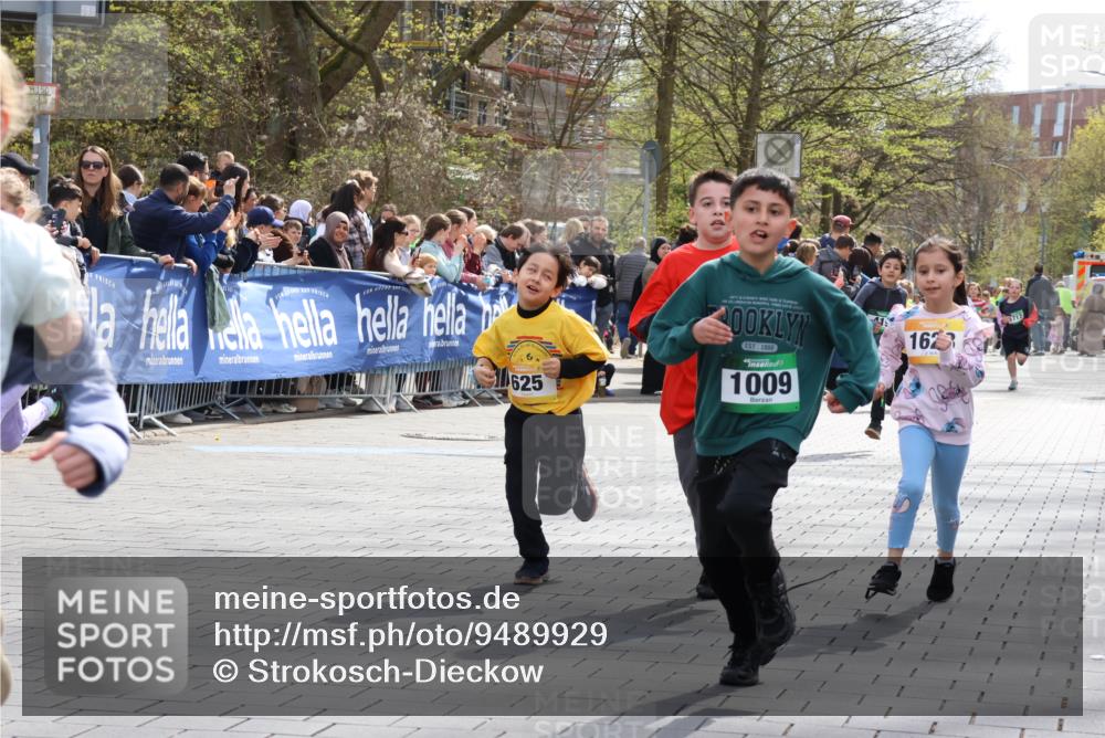 12.04.2026 - 45. Internationalen Wilhelmsburger Insellauf Strokosch-Dieckow http://msf.ph/oto/9489929 12.04.2026 14:35:14 Ziel 415, 1707, 846, 842, 1703, 156, 659, 873, 142, 522, 1009, 419, 80, 366, 574 meine-sportfotos.de