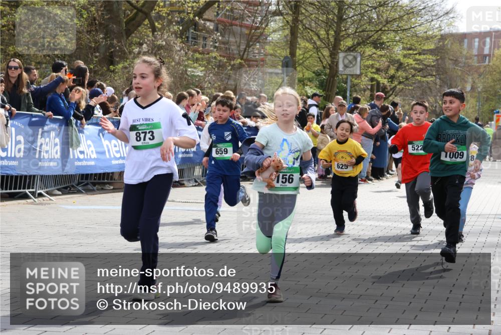 12.04.2026 - 45. Internationalen Wilhelmsburger Insellauf Strokosch-Dieckow http://msf.ph/oto/9489935 12.04.2026 14:35:13 Ziel 836, 869, 415, 1707, 846, 842, 1703, 156, 659, 873, 142, 522, 1009, 419, 80, 366, 574 meine-sportfotos.de