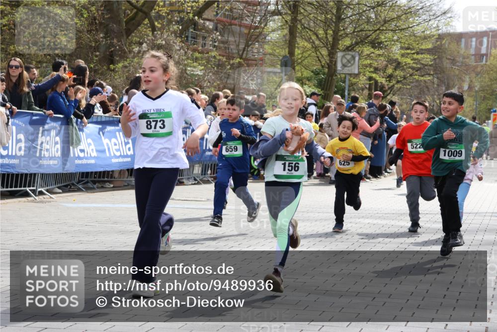 12.04.2026 - 45. Internationalen Wilhelmsburger Insellauf Strokosch-Dieckow http://msf.ph/oto/9489936 12.04.2026 14:35:13 Ziel 836, 869, 415, 1707, 846, 842, 1703, 156, 659, 873, 142, 522, 1009, 419, 80, 366, 574 meine-sportfotos.de