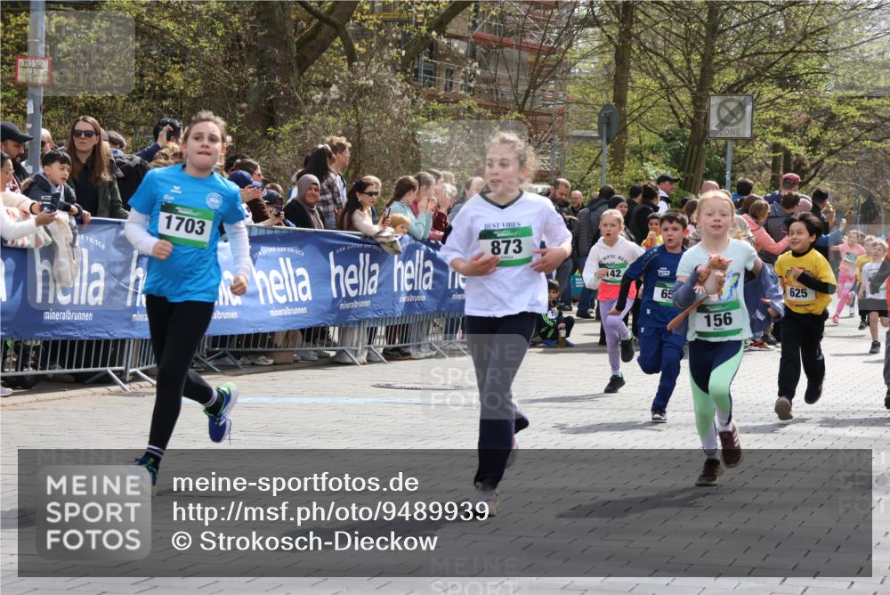 12.04.2026 - 45. Internationalen Wilhelmsburger Insellauf Strokosch-Dieckow http://msf.ph/oto/9489939 12.04.2026 14:35:12 Ziel 166, 836, 869, 415, 1707, 846, 842, 1703, 156, 659, 873, 142, 522, 1009, 419, 80 meine-sportfotos.de